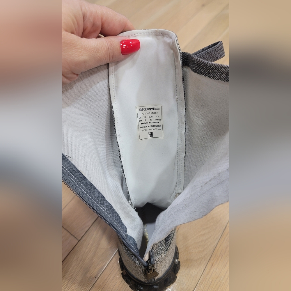 Emporio Armani Boots size 39 silver Zipper in the back - Picture 10 of 11